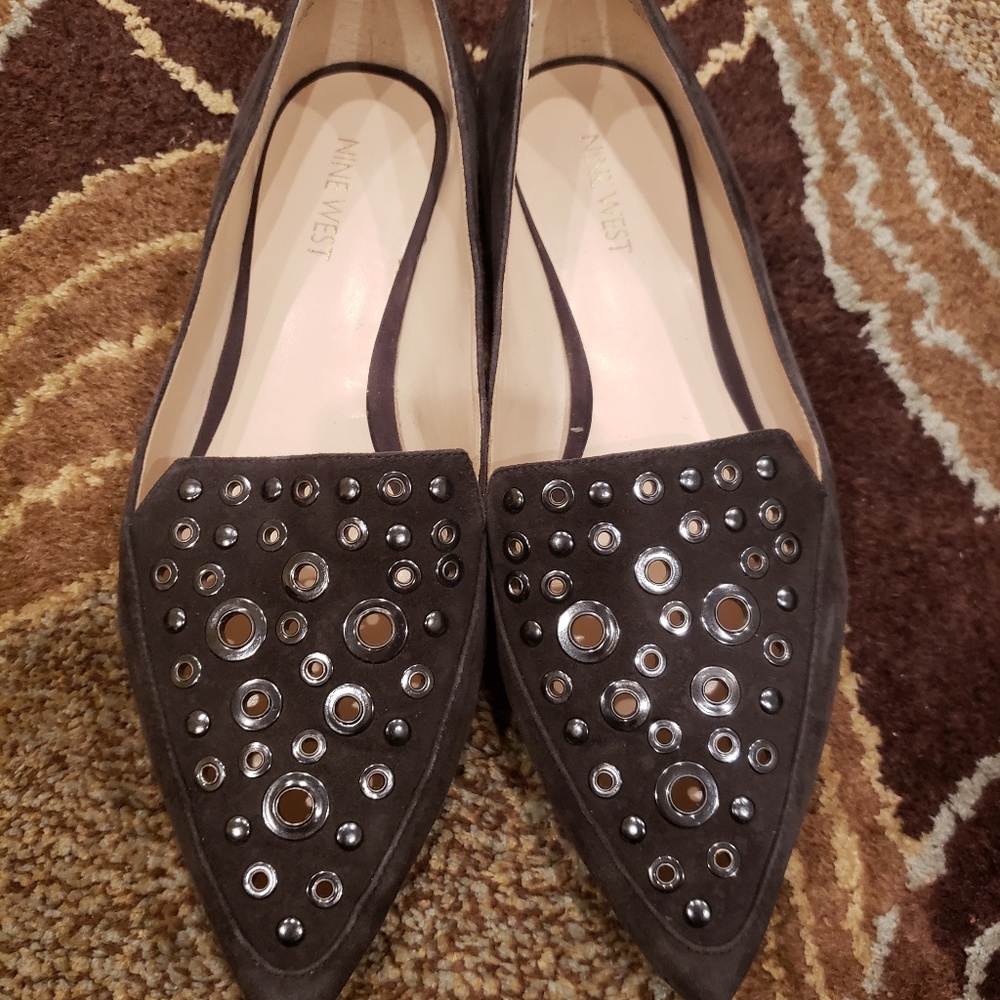 Grey suede Nine West pointed toe flats size 8.5
